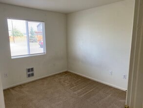 1113 Arnold St, Unit A in Laramie, WY - Building Photo - Building Photo