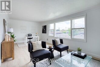 514-514 Krug St in Kitchener, ON - Building Photo - Building Photo