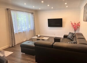 4193 Portage Rd in Niagara Falls, ON - Building Photo - Building Photo