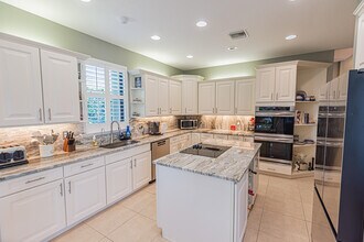 8060 Kiawah Trce in Port St. Lucie, FL - Building Photo - Building Photo