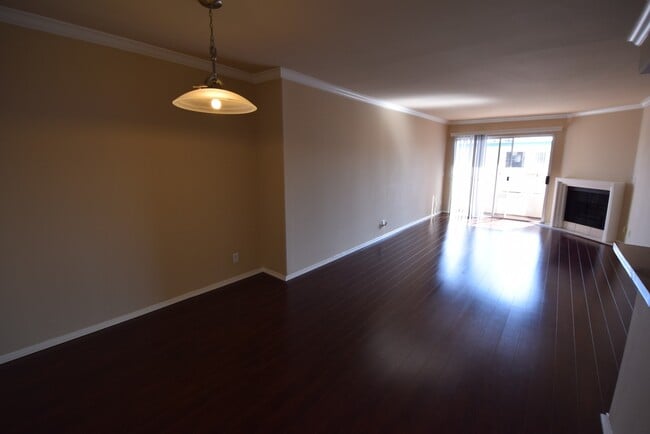 6041 Fulton Ave, Unit 104 in Los Angeles, CA - Building Photo - Building Photo