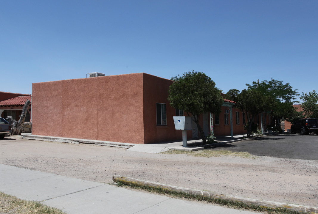 221 S Concepcion St in El Paso, TX - Building Photo