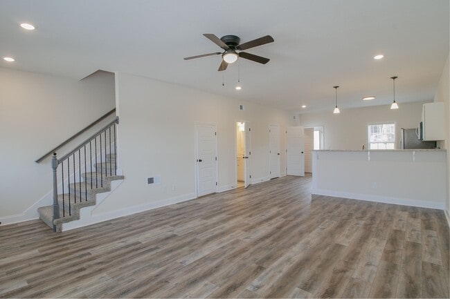550 Peachers Mill Rd in Clarksville, TN - Building Photo - Building Photo