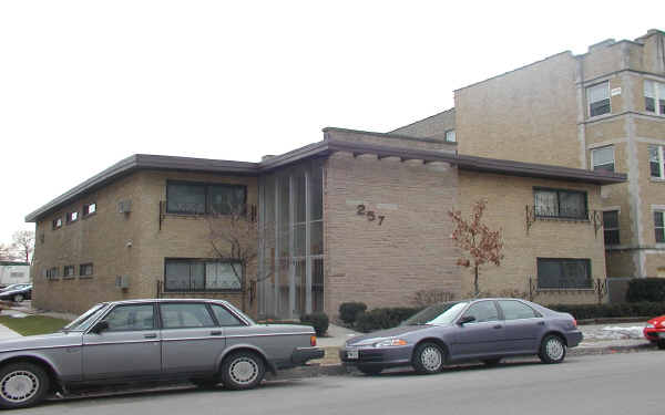 257 W Washington St in Oak Park, IL - Foto de edificio