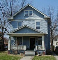 831 Tennessee St, Unit B in Lawrence, KS - Building Photo