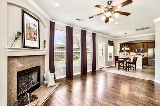 1216 Shamrock Dr in Flower Mound, TX - Foto de edificio - Building Photo