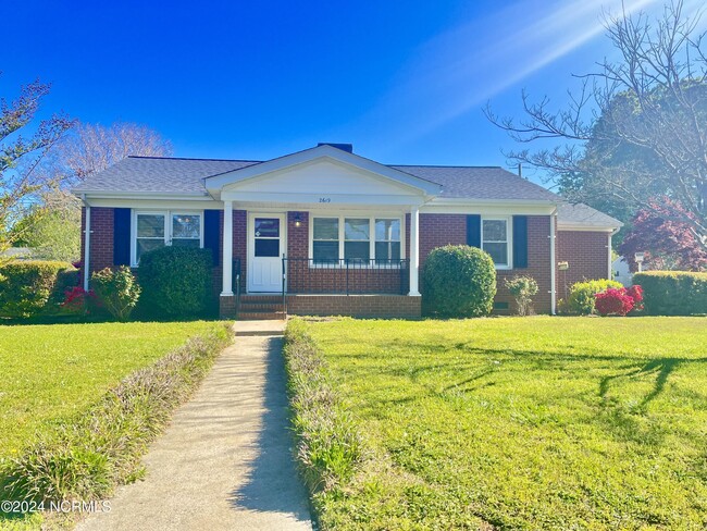 property at 2619 Crockett Dr