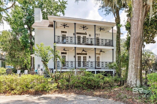 property at 6363 D'Olive Ct