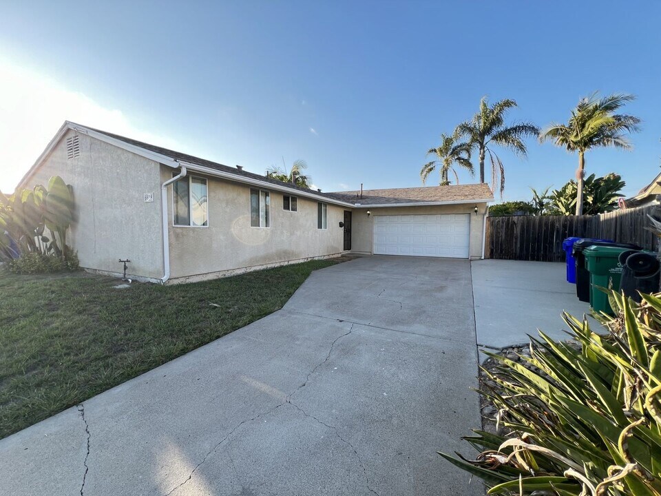 6608 Thornwood St in San Diego, CA - Building Photo