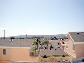 209 S Prospect Ave-Unit -105 in Redondo Beach, CA - Building Photo - Building Photo