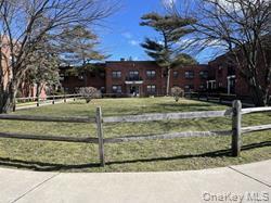 106 Division Ave in Levittown, NY - Building Photo - Building Photo