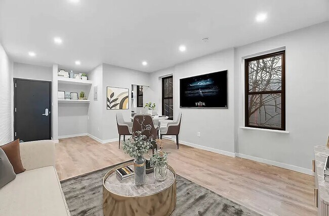 453 W 48th St in New York, NY - Building Photo - Building Photo