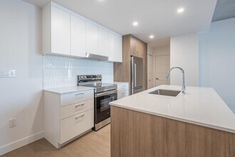 220 Bd Harwood in Vaudreuil-dorion, QC - Building Photo - Building Photo