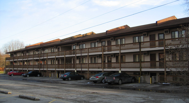 Sunnydale Apartments in Belleville, IL - Building Photo - Building Photo