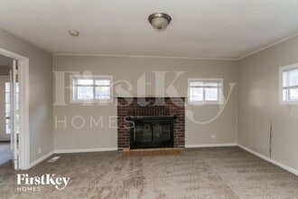 711 Linden Ct in Bolingbrook, IL - Foto de edificio - Building Photo