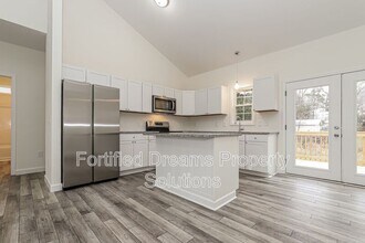 408 N Smith St in Liberty, NC - Foto de edificio - Building Photo