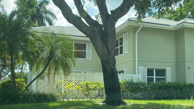 property at 1941 Hartford Ct
