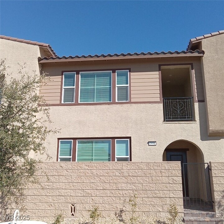 2531 Venetia Pointe St in Henderson, NV - Building Photo