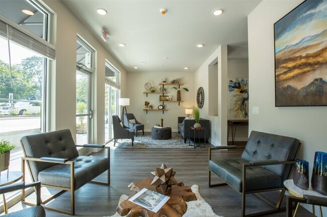 226 E Lockwood Ave in St. Louis, MO - Foto de edificio - Building Photo