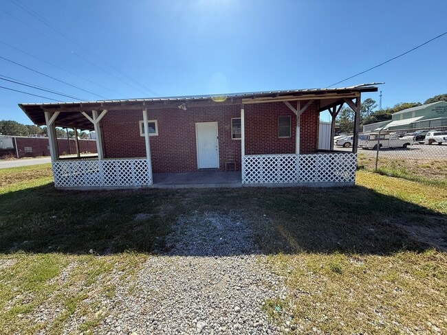602 Adamson Rd