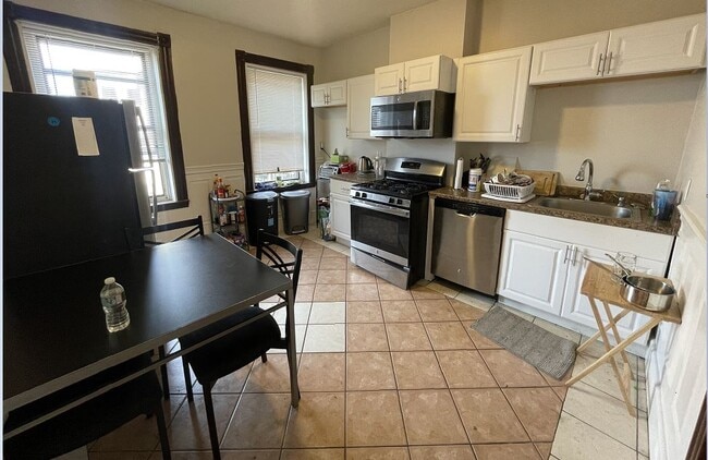32 Shelby St, Unit 3