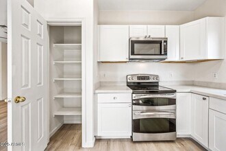1704 S 79th Glen in Phoenix, AZ - Building Photo - Building Photo