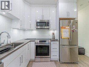 5069 Earles St in Vancouver, BC - Building Photo - Building Photo