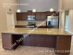 2042 N Soledad Ave in Clovis, CA - Building Photo - Building Photo