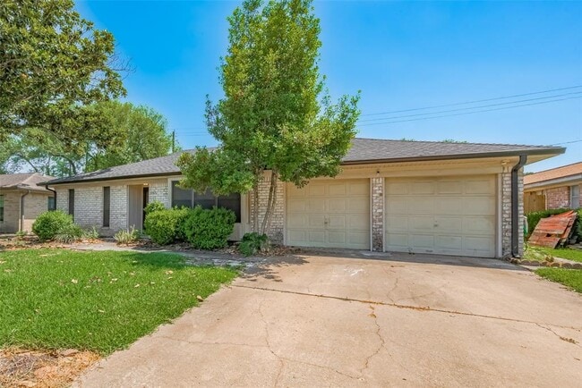 9922 Carlow Ln in La Porte, TX - Foto de edificio - Building Photo