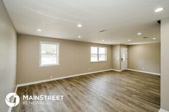 5534 Enchanted Dr in Jacksonville, FL - Foto de edificio - Building Photo