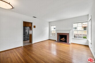 11245 Huston St in Los Angeles, CA - Building Photo - Building Photo