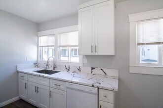 736 Olive Ave in Long Beach, CA - Building Photo - Building Photo