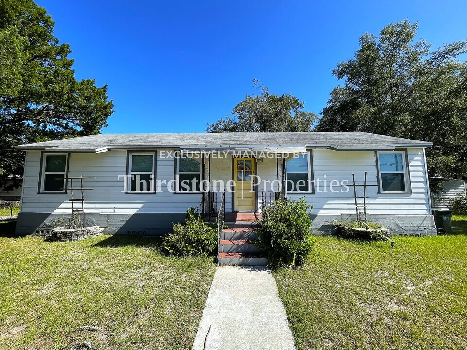 6 Oakridge Ave N in Green Cove Springs, FL - Building Photo