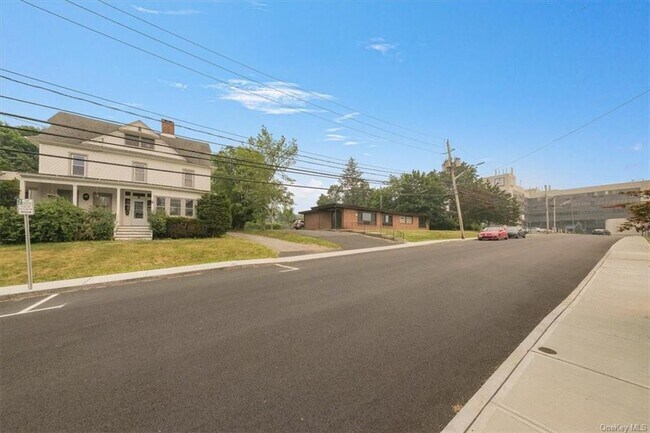 25 Ridge St in Middletown, NY - Building Photo - Building Photo