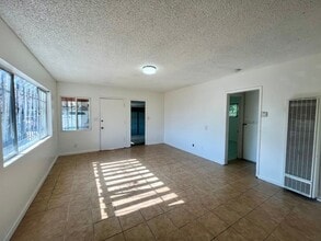 719 McDonald Ave in Los Angeles, CA - Building Photo - Building Photo