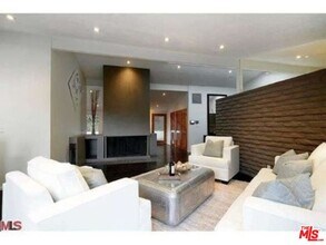 2100 Roscomare Rd in Los Angeles, CA - Building Photo - Building Photo