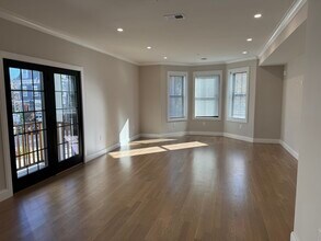 283 Lamartine St, Unit #1 in Boston, MA - Building Photo - Building Photo