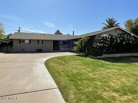 2139 S La Rosa Dr in Tempe, AZ - Building Photo