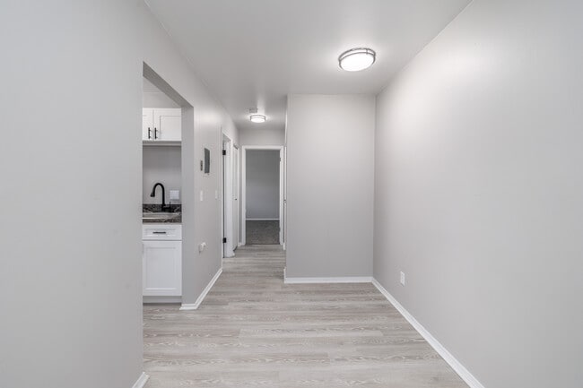 Lawrence Terrace in Syracuse, NY - Building Photo - Interior Photo