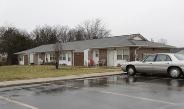 Gardner Estates in Gardner, KS - Foto de edificio - Building Photo