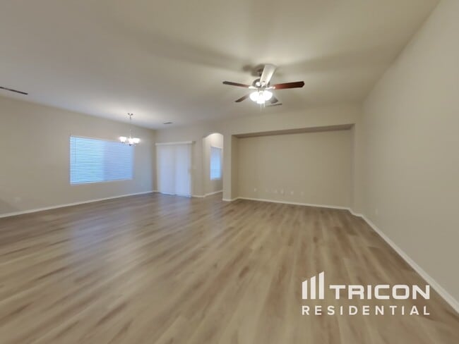 16823 W Cottonwood St in Surprise, AZ - Building Photo - Building Photo
