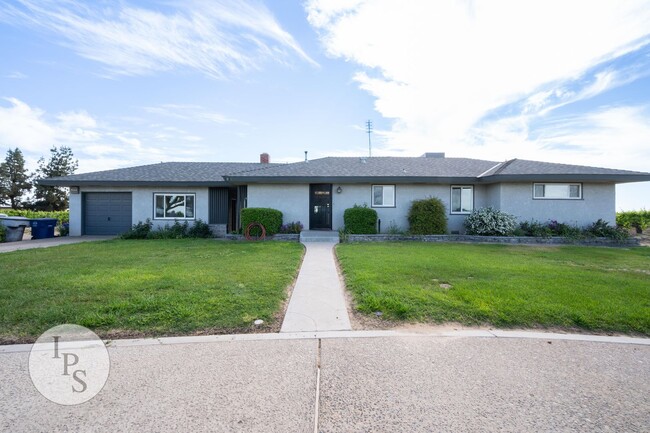 property at 2924 N Modoc Ave