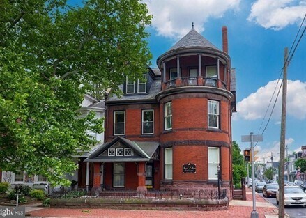 4 S 4th St in Lebanon, PA - Building Photo