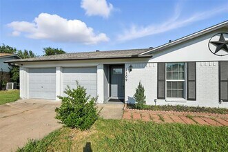 2109 Jeannette Ct in Arlington, TX - Building Photo - Building Photo