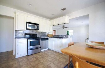 1515 Post Rd in San Marcos, TX - Building Photo - Building Photo