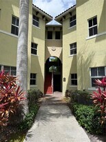 290 NW 109th Ave, Unit 107 in Miami, FL - Building Photo