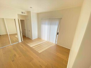 5405 Kester Ave in Los Angeles, CA - Building Photo - Building Photo