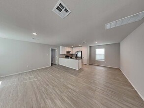 7307 Cultivator Way in San Antonio, TX - Building Photo - Building Photo