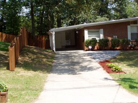 188 Lake Dr in Doraville, GA - Building Photo