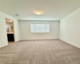 7353 Legacy Pt St in Las Vegas, NV - Building Photo - Building Photo